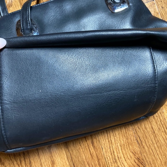 Black Patent Leather Purse - Picture 4 of 7